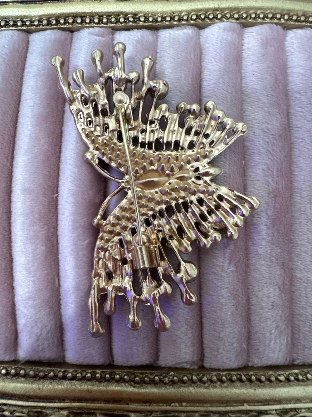 N/A elegant gold